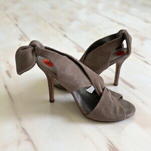 TRINA TURK Gray Suede Bow Slingback Heels Size 5.5